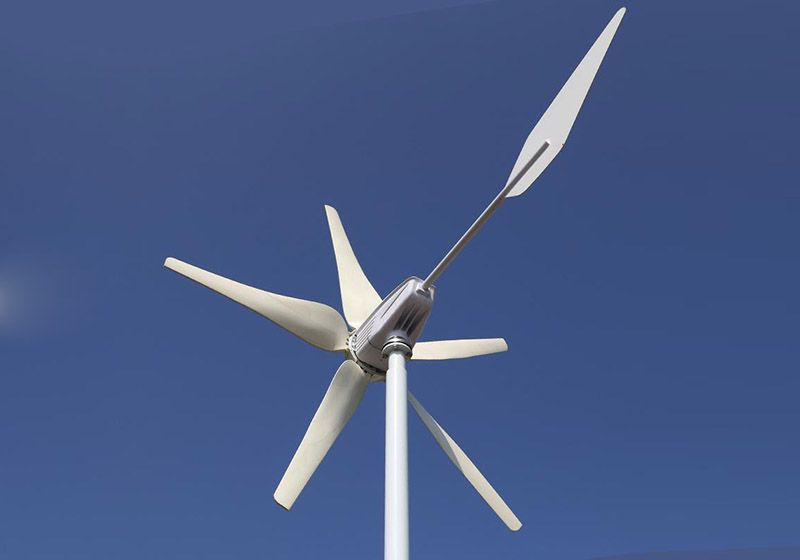 小型风力发电机尾翼起着什么作用？
