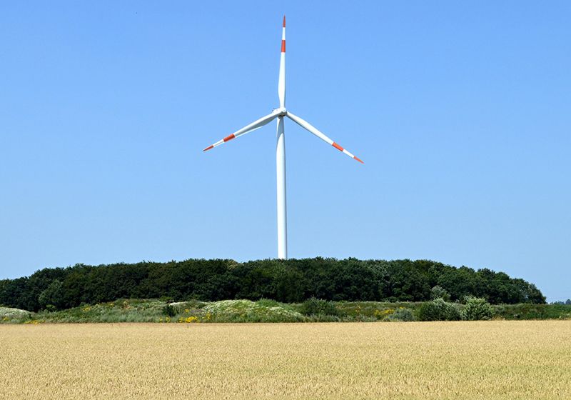 风力发电机的风车旋转一次能产生多少度电？